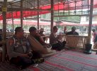Kapolsek Tondon Nanggala Patroli Dialogis, Ingatkan Jauhi Judi Sabung Ayam