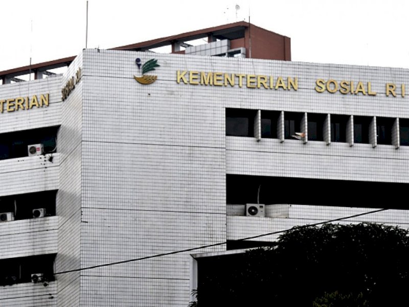 Kemensos Umumkan Penerima Bansos Bertambah 4,3 Juta Keluarga 