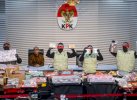 KPK Tunjukkan Barang Bukti Rp100 M dari OTT Kasus Mafia Tanah BPN