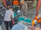 Koramil Tempe-BPBD Wajo Distribusikan Air Bersih Warga Tanasitolo Terdampak Kekeringan 