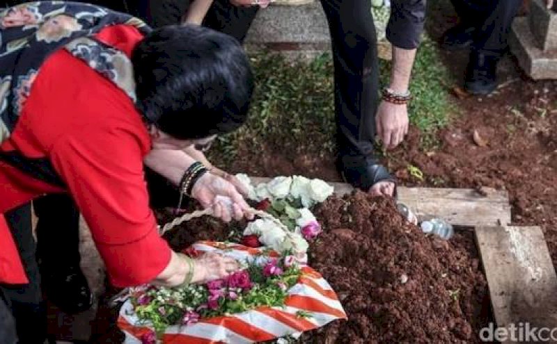 Guruh Soekarnoputra Dimakamkan di Samping Makam Ibunya Fatmawati