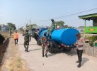 TNI Salurkan Air Bersih untuk Warga 3 Kecamatan di Wajo