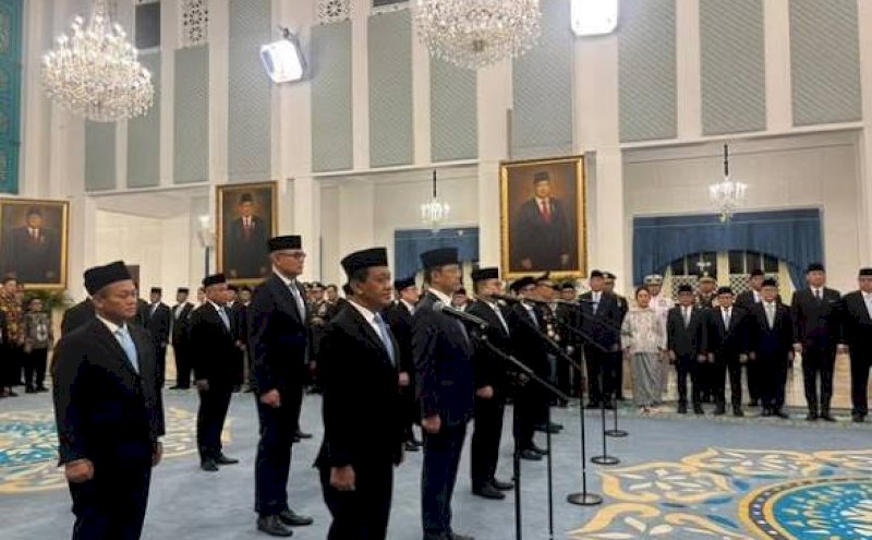 Daftar Reshuffle Hari ini: Bahlil Rangkap Menko, Listyo Sigit jadi KSP Gantikan Dudung