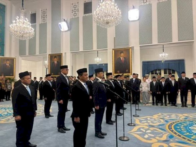 Daftar Reshuffle Hari ini: Bahlil Rangkap Menko, Listyo Sigit jadi KSP Gantikan Dudung