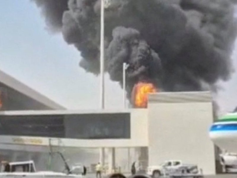 Houthi Serang Bandara Riyadh, Kemlu Imbau WNI di Arab Saudi Waspada