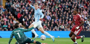 LIGA INGGRIS: Sikat Liverpool, City Pimpin Klasemen 
