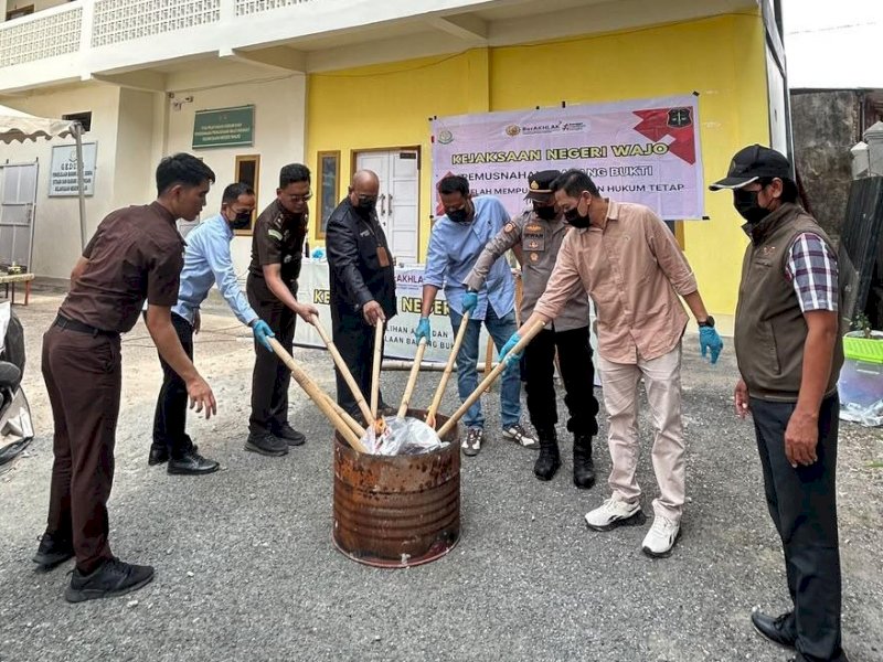 Kejari Wajo Musnahkan Barang Bukti 37 Perkara, Ada 1,24 Kilogram Sabu