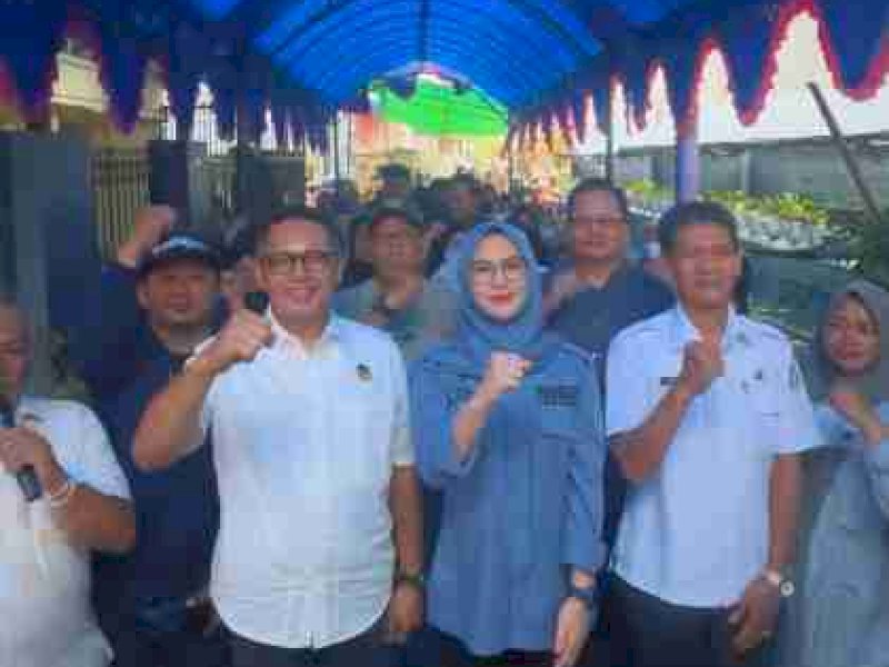 Supratman-Rachmatika Dewi Kompak Hadiri Gerakan Nasional Peduli Tetangga di Karuwisi 