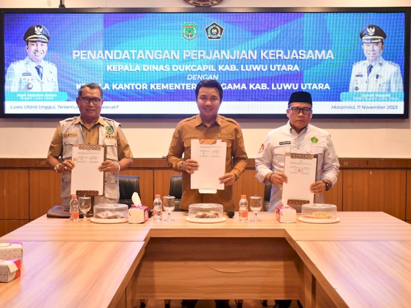 Dinas Kependudukan dan Pencatatan Sipil (Disdukcapil) bersama Kementerian Agama (Kemenag) Kabupaten Luwu Utara menandatangani Perjanjian Kerja Sama (PKS). 