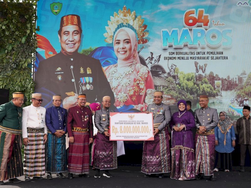 Gubernur Andi Sudirman Serahkan Rp8 M, Dukung Pembangunan Infrastruktur di Maros