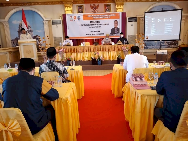 Azwar saat menggelar Sosialisasi Perda Kepemudaan.