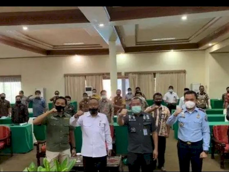  Rapat Tim Pengawasan Orang Asing (Timpora) tingkat Kecamatan di Hotel Misiliana, Kecamatan Kesu, Toraja Utara, Kamis (27/8/2020).