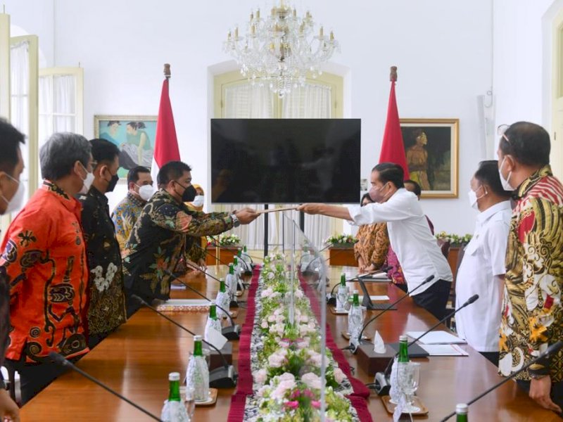 Timsel calon Anggota KPU-Bawaslu serahkan 24 nama yang lolos. (Foto: Ist)