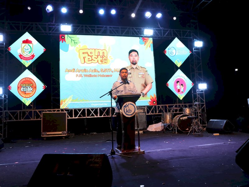 Andi Arwin Azis membuka Fams Festival 2024 yang diselenggarakan oleh Dinas Pengendalian Penduduk dan Keluarga Berencana Kota Makassar di Taman Pakui. (Ist)