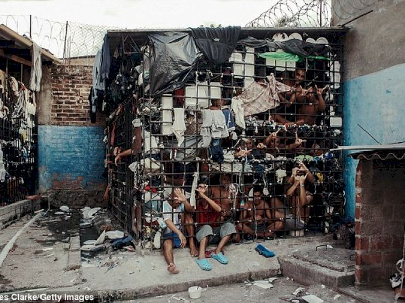 Kondisi penjara di El Salvador yang dihuni para anggota geng. (int) 