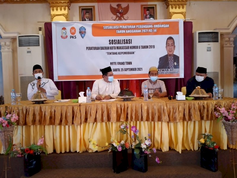 Azwar saat menggelar Sosialisasi Perda Kepemudaan.