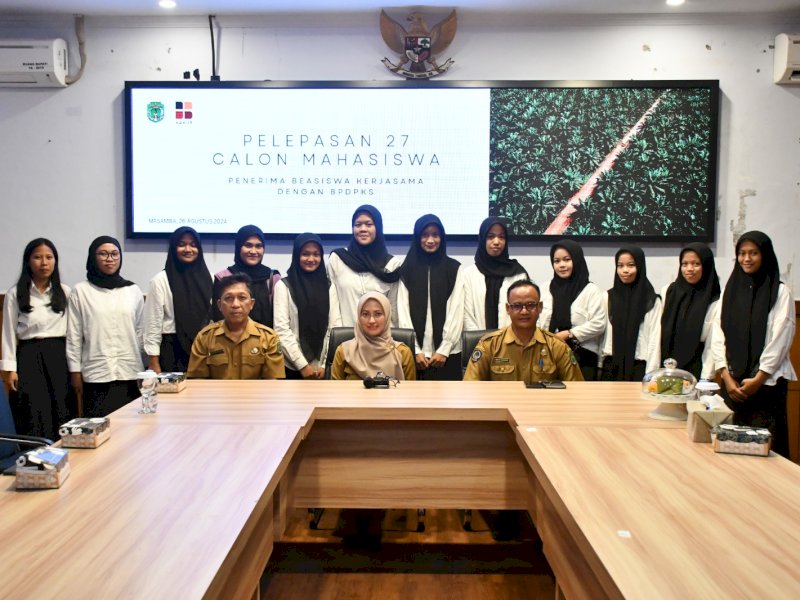 Bupati Lutra Lepas 27 Calon Mahasiswa Penerima Beasiswa BPDPKS