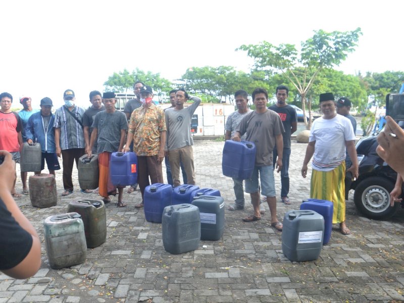 Nelayan di Bulukumba yang tak melaut gegara stok solar kosong.