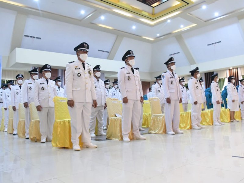 Pelantikan Kades Terpilih Lutra.