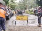 Satgas Jalan dan Jembatan Dinas PU Makassar Perbaiki Jalan Amanagappa