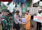 Sinergitas Korem 143 Haluoleo-Polda Sultra, Bagikan Sembako ke Warga Terdampak Covid-19