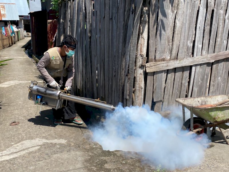 Dinkes Bantaeng lakukan fogging atasi DBD. (Ist)