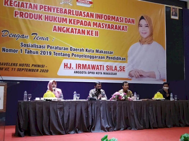 Anggota DPRD Makassar Irmawati Sila saat menggelar Sosialisasi Perda Penyelenggaraan Pendidikan