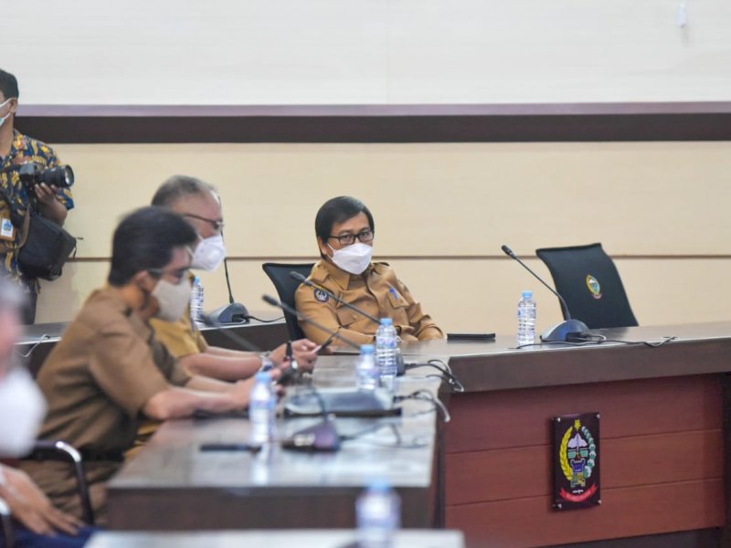 Suaib Mansur saat menghadiri MoU KPPU RI.