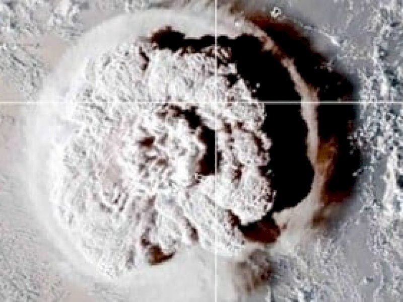 Kondisi tsunami di Tonga dilihat via citra satelit. (Int)