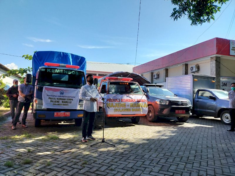Prosesi keberangkatan bantuan bagi korban bencana Sulbar. Dipimpin Bupati Bantaeng, Ilham Azikin.