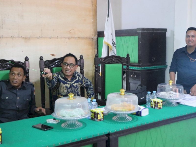 Kegiatan monev Timfas Pengawasan Pencalonan di Kantor Bawaslu Kabupaten Bone. (Foto: PM/Abiy)
