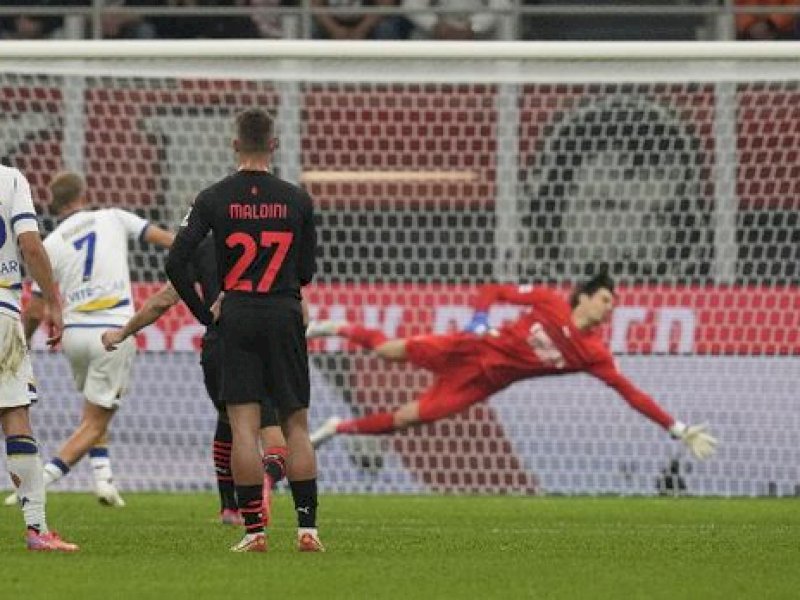 Milan melakukan comeback dan berhasil menaklukkan Verona 3-2. (int) 