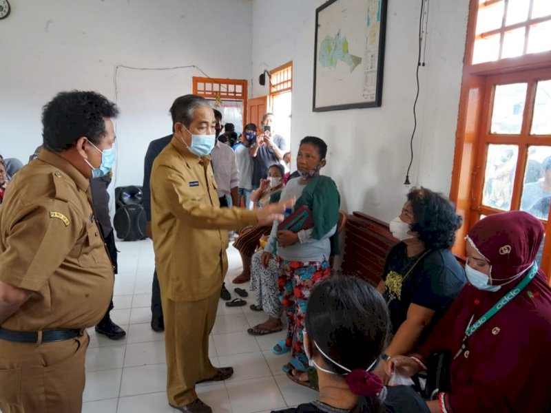 Bupati Sidrap pantau vaksinasi. (Foto: Ist)