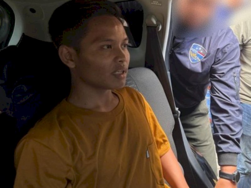 AWK (23) saat diamankan aparat pagi tadi. 