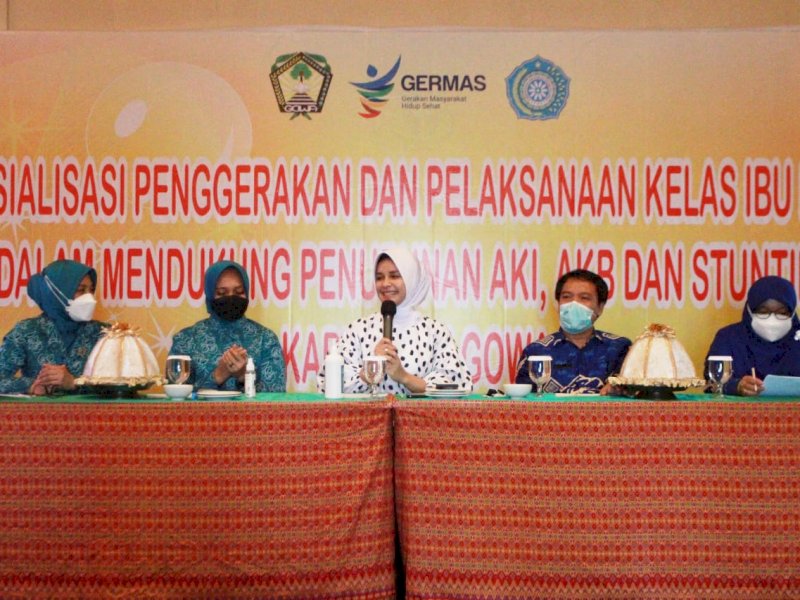 Ketua TP PKK Kabupaten Gowa, Priska Paramita Adnan sosilisasi tentang AKI, AKB dan Stunting. (Foto: Ist)