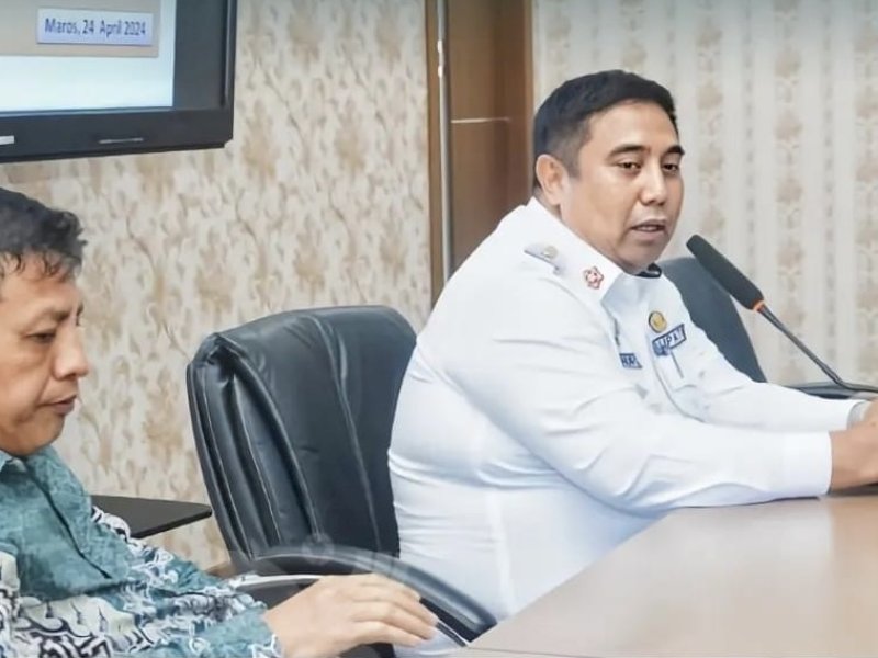 Chaidir Syam, menggelar rapat FGD bersama dewan pendidikan Kabupaten Maros, membahas rencana Pemkab memberikan beasiswa