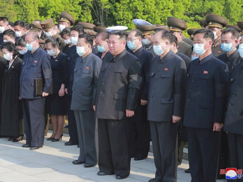 Pemimpin Korea Utara (Korut) Kim Jong-Un menghadiri pemakaman seorang  jenderal militer Korea Utara.