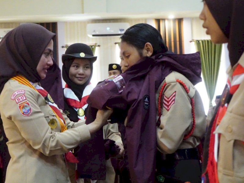 Bupati Luwu Utara Indah Putri Indriani secara resmi melepas Kontingen Jambore Nasional (Jamnas) XI tahun 2022 Kwartir Cabang Luwu Utara, Jumat (5/8/2022)