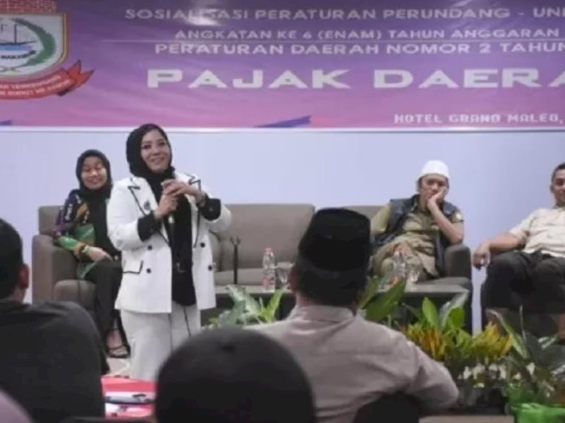 Anggota DPRD Kota Makassar, Nunung Dasniar sosialisasikan Perda nomor 2 Tahun 2018, tentang pajak, Rabu (26/03/2024)