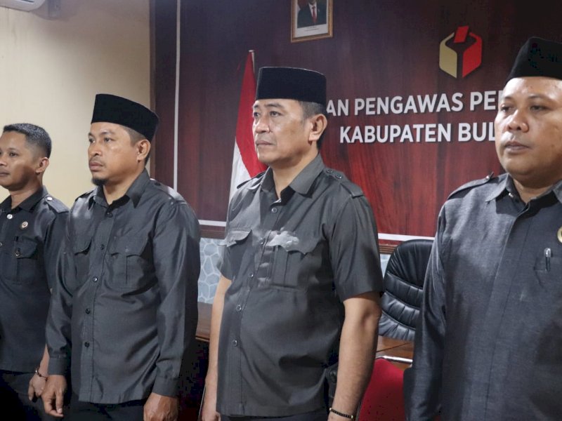 Bawaslu Bulukumba menggelar apel siaga pengawasan di Kantor Bawaslu Bulukumba.