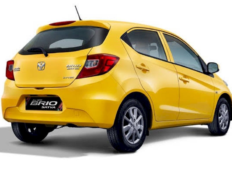 Honda Brio kembali merajai penjualan mobil di bulan Februari 2022. (int) 