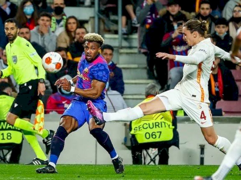 Barcelona ditahan Galatasaray di leg 1 babak 16 besar Liga Europa dini hari tadi. (int) 