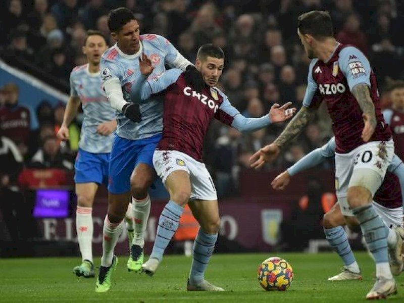 Aston Villa berhasil menahan imbang MU 2-2 dalam lanjutan Liga Inggris dini hari tadi.