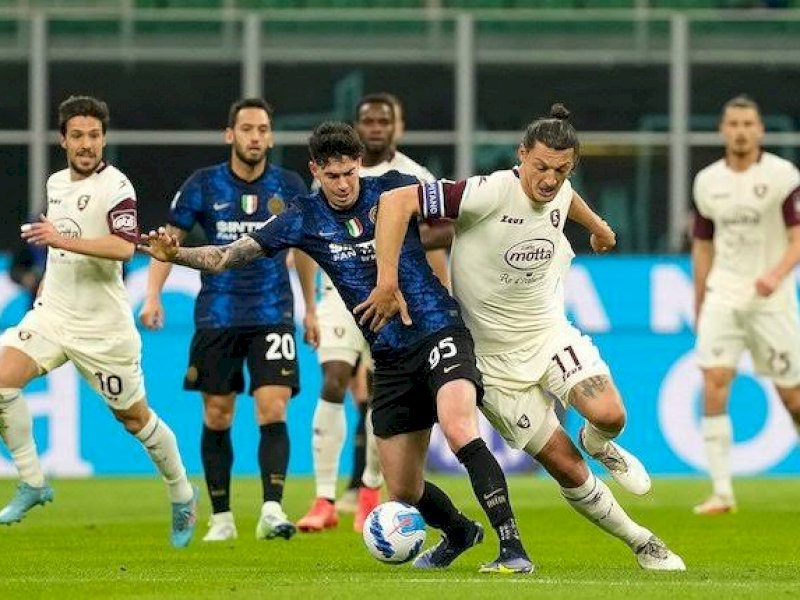 Inter Milan pesta gol ke gawang Salernitana dini hari tadi. Inter menang 5-0.