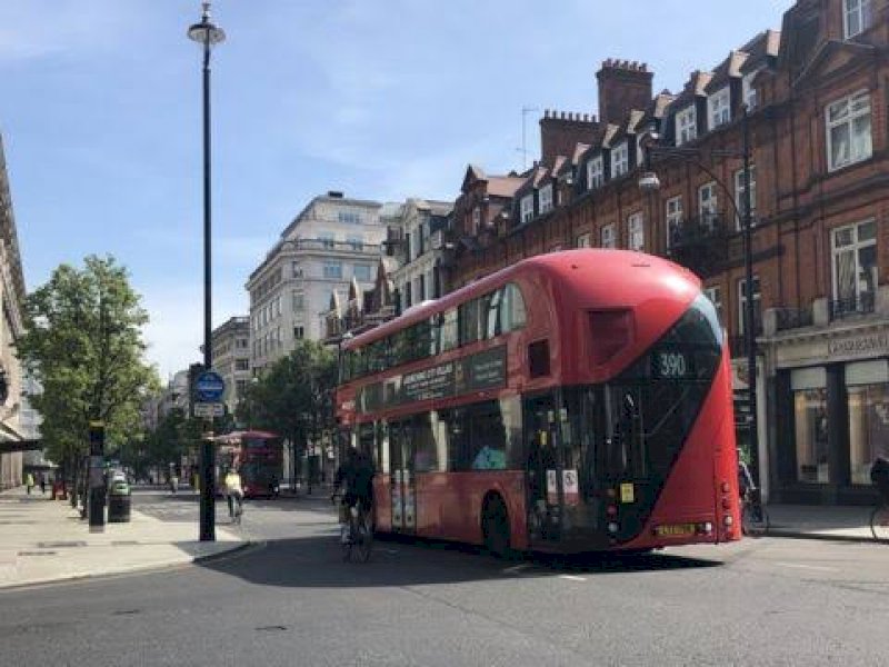 Inggris melakukan pembatasan setelah serangan Omicron. (ilustrasi/int)