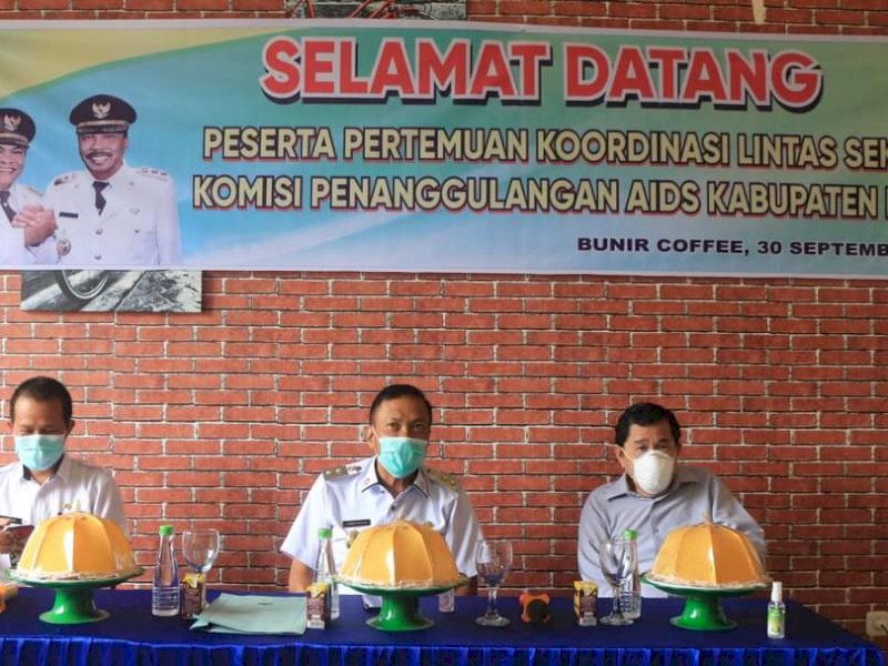 Wabup Bone Ambo Dalle menyampaikan perkembangan populasi HIV/AIDS di Bone yang mengkhawatirkan.