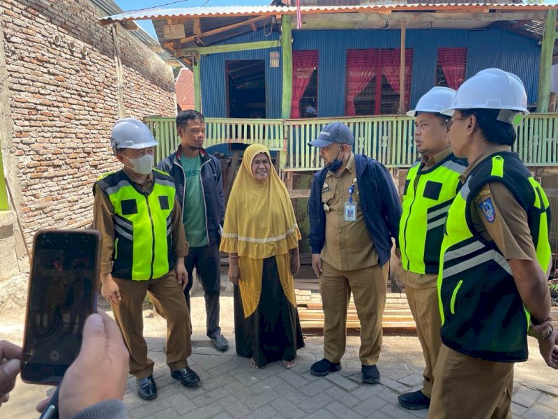 Warga antusias dan gembira mendapat bantuan rehabilitasi rumah dari Pemerintah Provinsi (Pemprov) Sulsel.