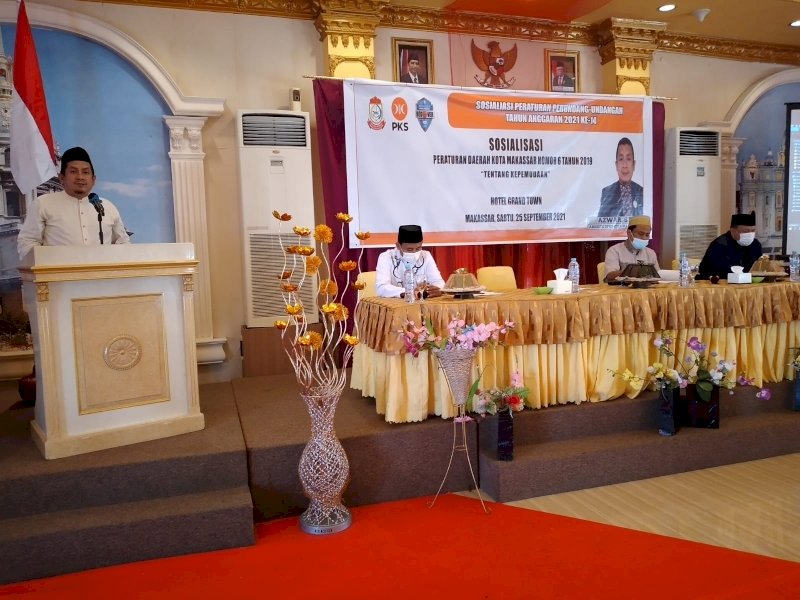 Azwar saat menggelar Sosialisasi Perda Kepemudaan.