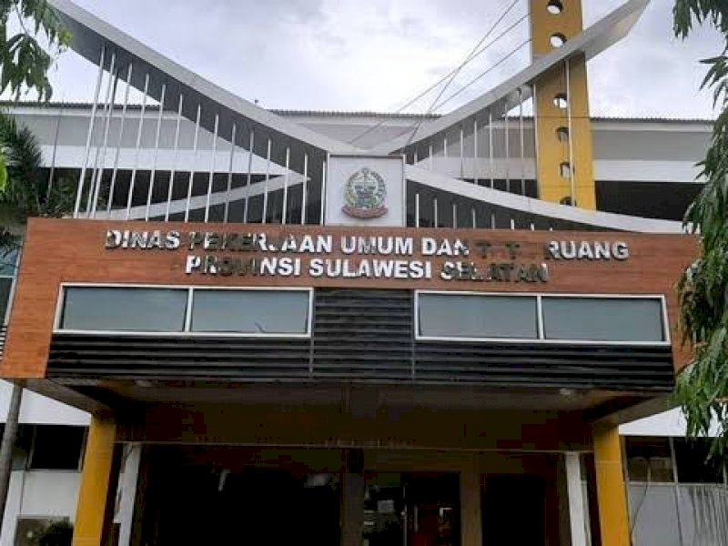 KPK Geledah Kantor Dinas PUTR Sulsel