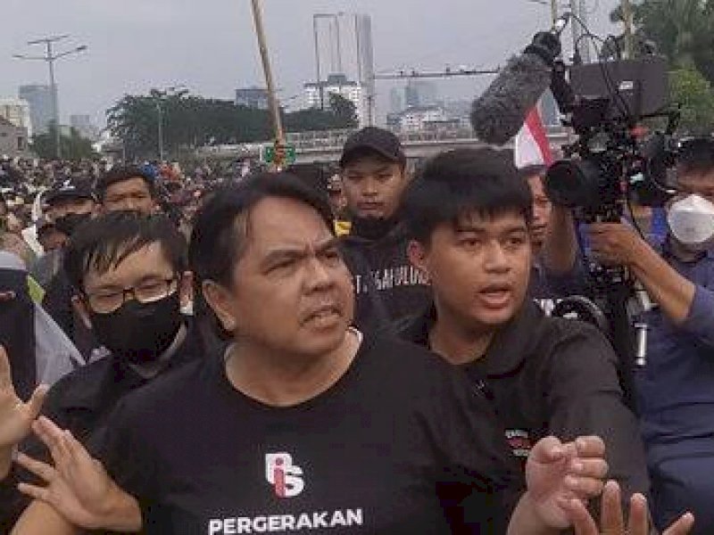 Ade Armando sesaat sebelum dikeroyok massa. (int) 